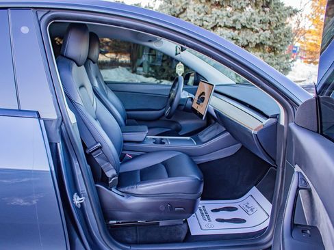 Used 2022 Tesla Model Y Performance image 20