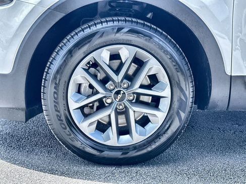 Used 2024 Kia Telluride LX FWD image 11