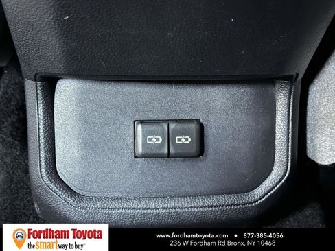 Used 2022 Toyota Highlander XLE image 17