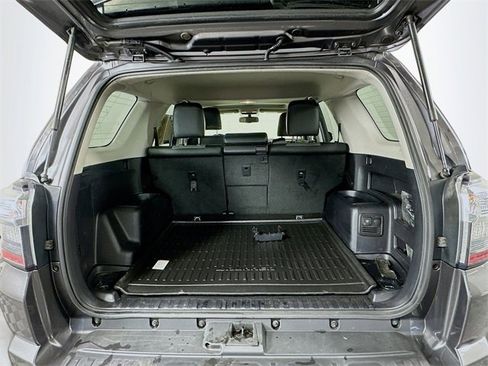 Used 2017 Toyota 4Runner SR5 Premium image 24