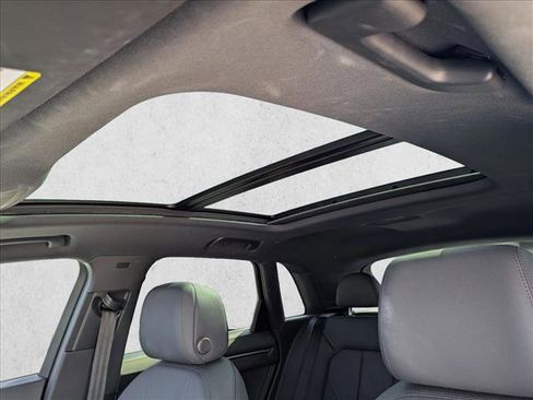 Used 2022 Audi Q3 2.0T Premium w/ Convenience Package image 15