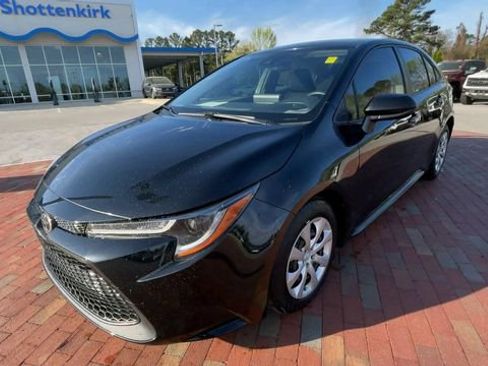 Used 2022 Toyota Corolla LE image 5