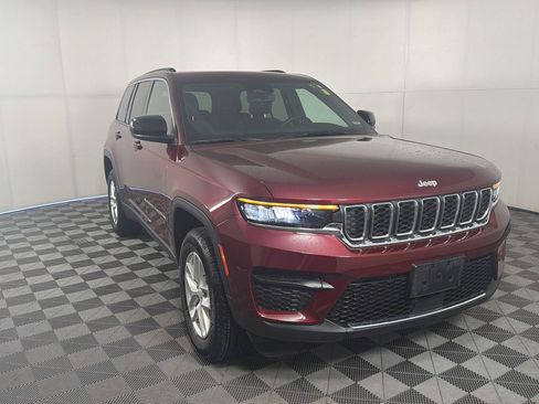 Used 2024 Jeep Grand Cherokee Laredo X w/ Luxury Tech Group I AWD/4WD image 6