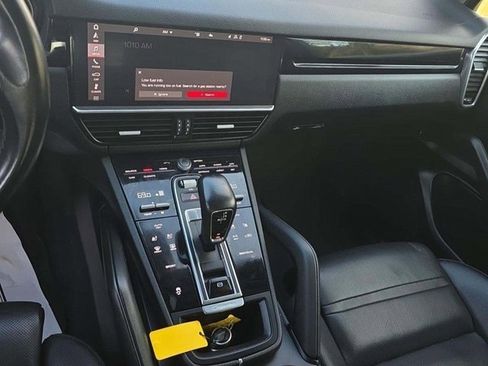 Used 2020 Porsche Cayenne image 6