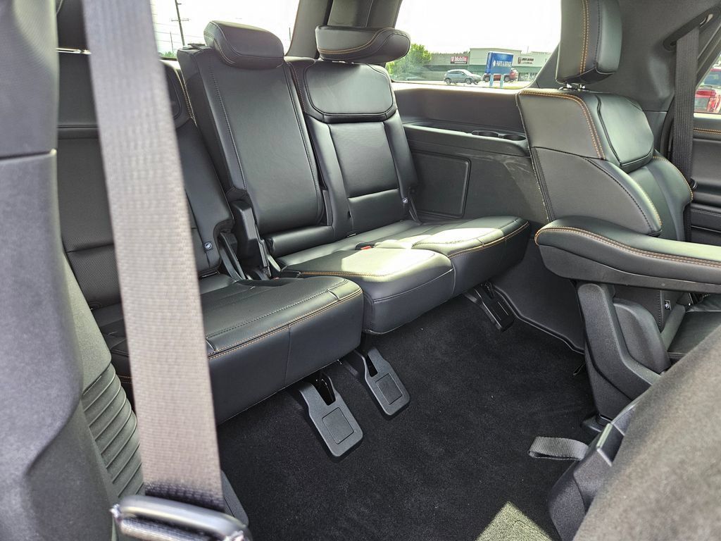 Used 2025 Ford Expedition Tremor AWD/4WD image 28