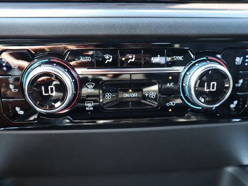 New 2025 GMC Sierra 2500 SLT w/ SLT Premium Package image 7