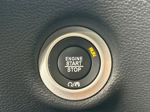 Used 2024 Chrysler Pacifica Pinnacle image 26