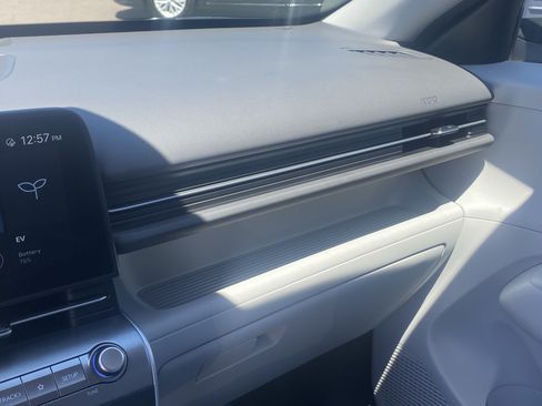 Certified 2025 Hyundai Kona SEL FWD image 25