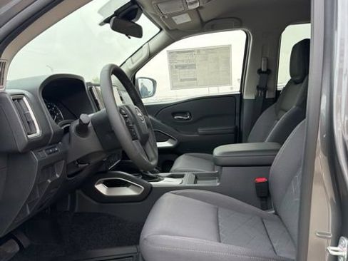 Used 2026 Nissan Frontier SV w/ All-Weather Content Package RWD image 9