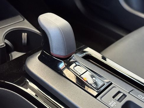 Used 2025 Toyota Prius Plug-In Hybrid w/ Limited Premium Package image 19