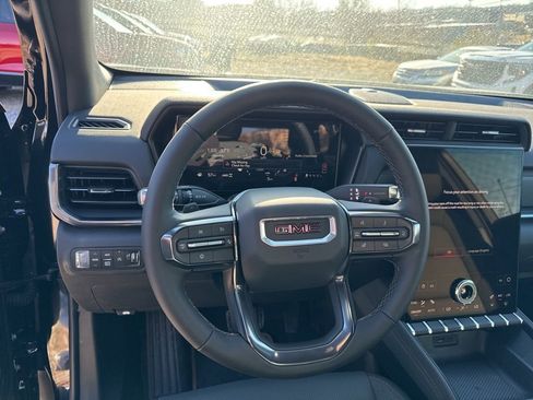 New 2026 GMC Terrain AT4 w/ LPO, Black Badging Package image 15