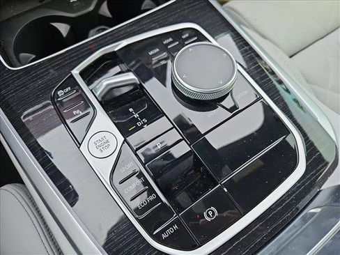 Used 2024 BMW X5 sDrive40i w/ M Sport Package image 11