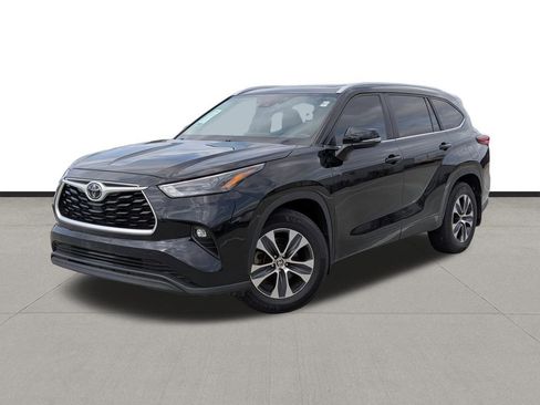 Used 2023 Toyota Highlander XLE image 1