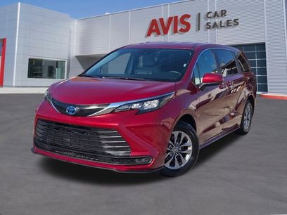 Used 2025 Toyota Sienna LE