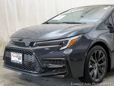 Used 2025 Toyota Corolla SE w/ SE Premium Package FWD image 3