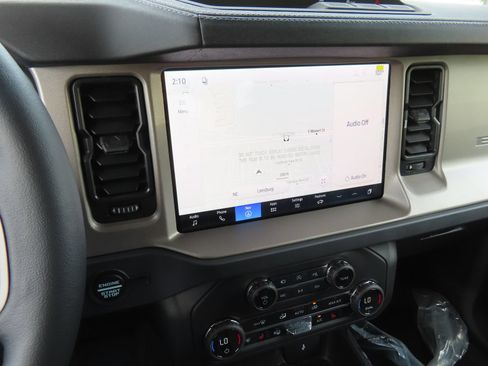 New 2026 Ford Bronco Outer Banks AWD/4WD image 11