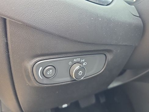 Used 2021 Chevrolet Equinox LT FWD image 18