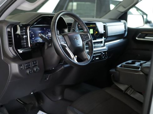 Used 2023 Chevrolet Silverado 1500 LT Trail Boss w/ Protection Package image 9