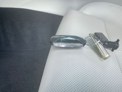 Used 2025 Genesis G70 2.5T image 27