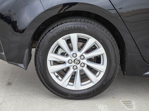 Used 2026 Toyota Corolla SE FWD image 11