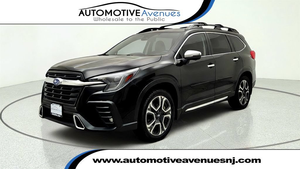 Used 2023 Subaru Ascent Touring AWD/4WD image 1