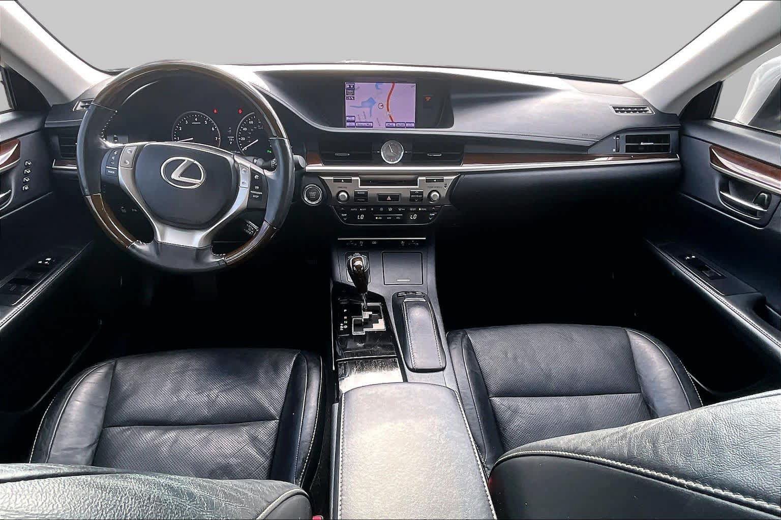 Used 2014 Lexus ES 350 w/ Luxury Package FWD image 16