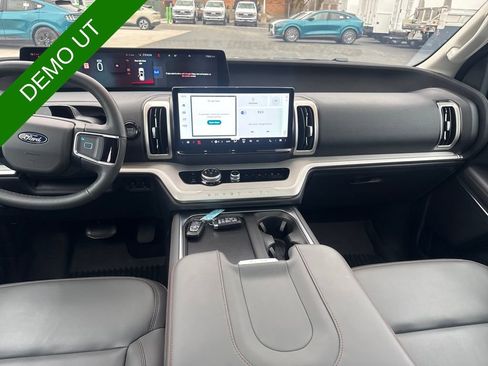 Used 2025 Ford Expedition Max Active AWD/4WD image 21