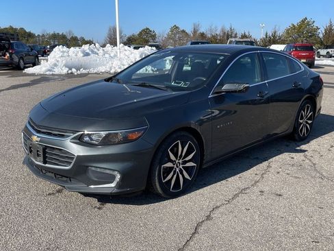 Used 2017 Chevrolet Malibu LT w/ Leather Package image 2