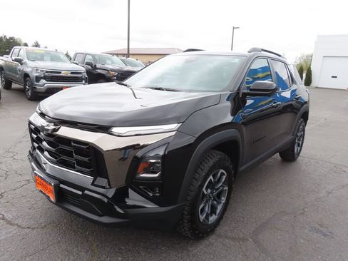Used 2025 Chevrolet Equinox ACTIV w/ Safety and Technology Package AWD/4WD image 3