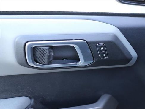 Used 2023 Ford Bronco Badlands image 19