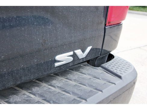 Used 2021 Nissan Titan SV w/ SV Convenience Package RWD image 9