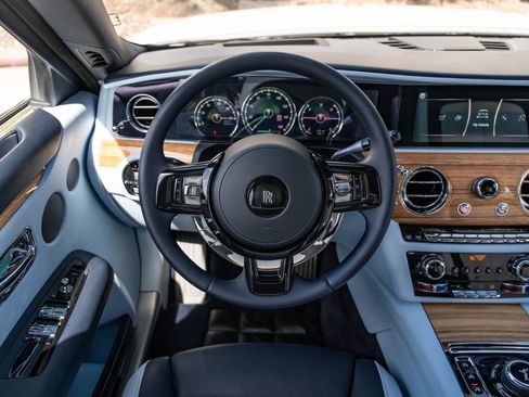 Used 2022 Rolls-Royce Ghost w/ Ghost Package image 17