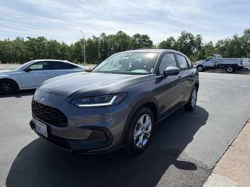 Used 2023 Honda HR-V LX image 1