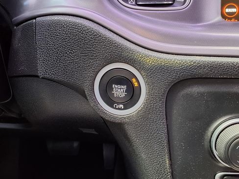 Used 2023 Dodge Charger SXT RWD image 11
