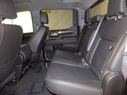 Used 2024 GMC Sierra 1500 SLT image 13