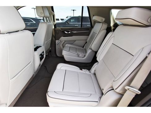 Used 2021 GMC Yukon Denali w/ Denali Premium Package image 7