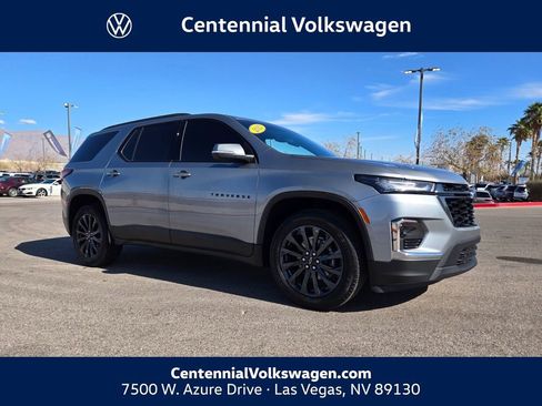 Used 2023 Chevrolet Traverse RS image 1