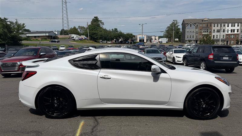 Used 2015 Hyundai Genesis 3.8 RWD image 12