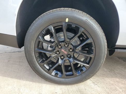 New 2026 GMC Yukon XL Denali w/ Sun & Power Step Package AWD/4WD image 6