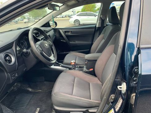 Used 2018 Toyota Corolla LE w/ Carpet Mat Package (TMS) FWD image 9