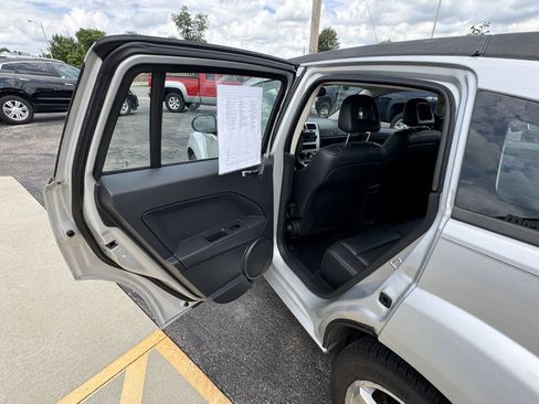 Used 2008 Dodge Caliber R/T w/ Driver Convenience Group FWD image 30