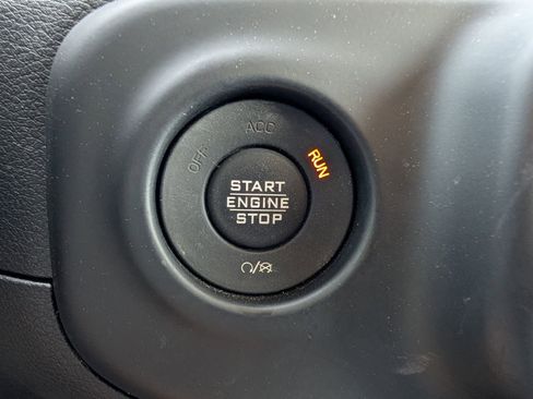 Used 2018 Jeep Wrangler Unlimited Sport AWD/4WD image 26