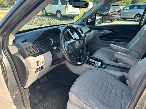 Used 2018 Honda Ridgeline RTL-E image 11