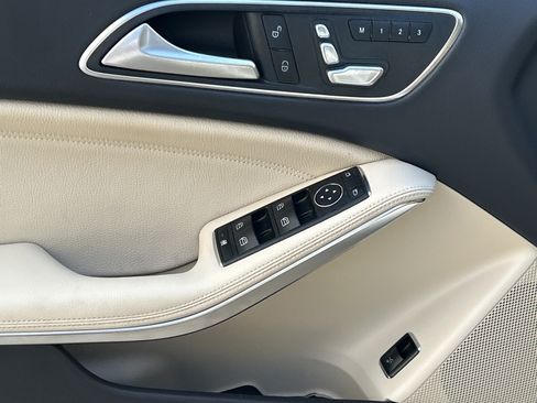 Used 2019 Mercedes-Benz GLA 250 image 16