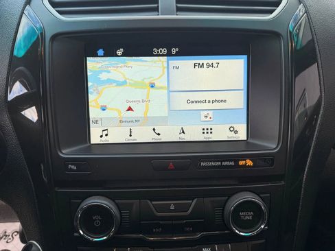 Used 2018 Ford Explorer XLT w/ Equipment Group 202A image 20