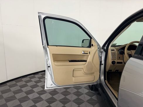 Used 2010 Ford Escape Limited image 21