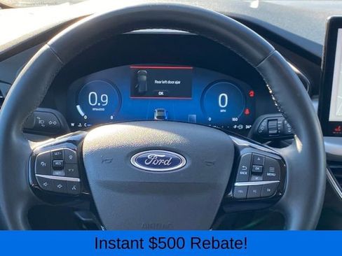 Used 2023 Ford Escape Platinum image 8
