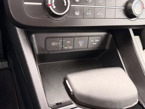 New 2026 Hyundai Tucson SE image 19