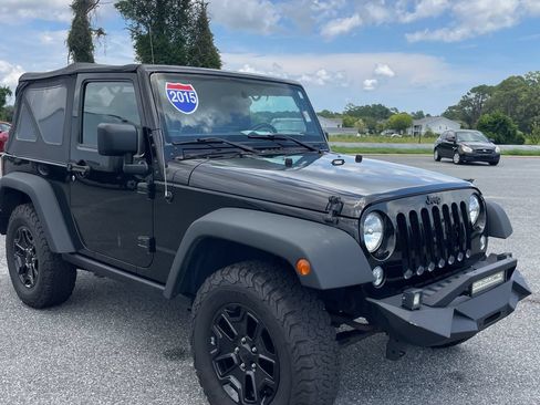 Used 2015 Jeep Wrangler Sport AWD/4WD image 2