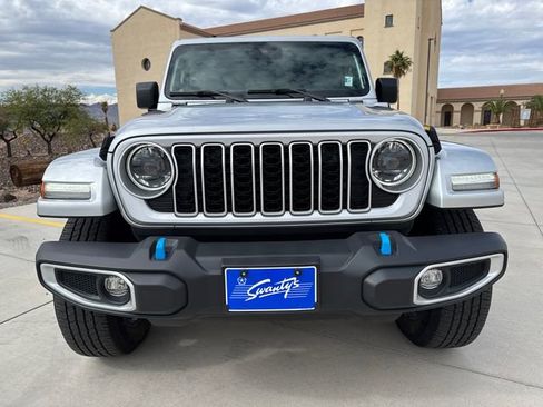 Used 2024 Jeep Wrangler Unlimited Sahara image 8